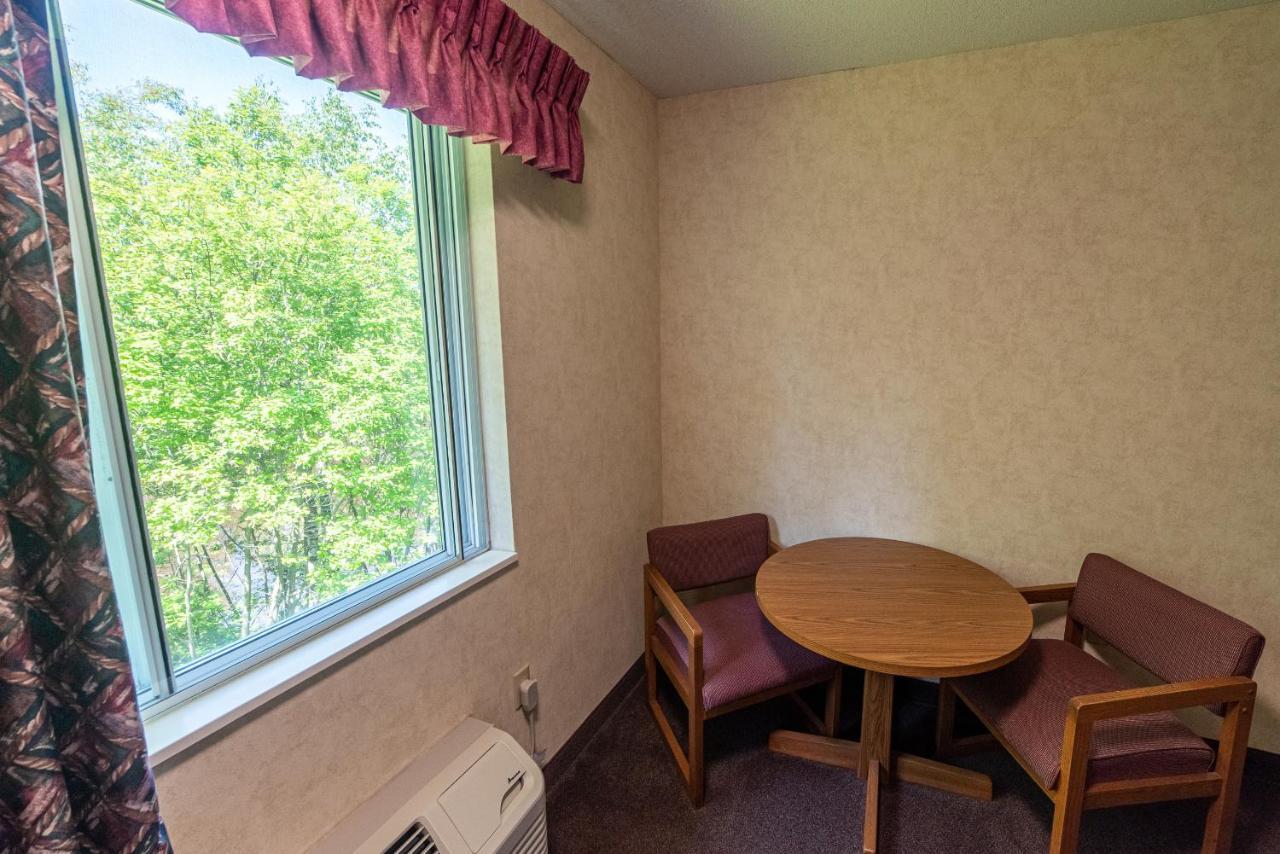 Willabee'S Motel Brimley Exterior photo